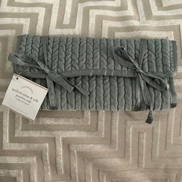 Pottery Barn Jewelry Pottery Barn Velvet Quilted Ivory Jewelry
